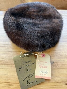 Evans Chicago 1960s Luxury VINTAGE Natural Mink Fur Russian Pill Box Hat